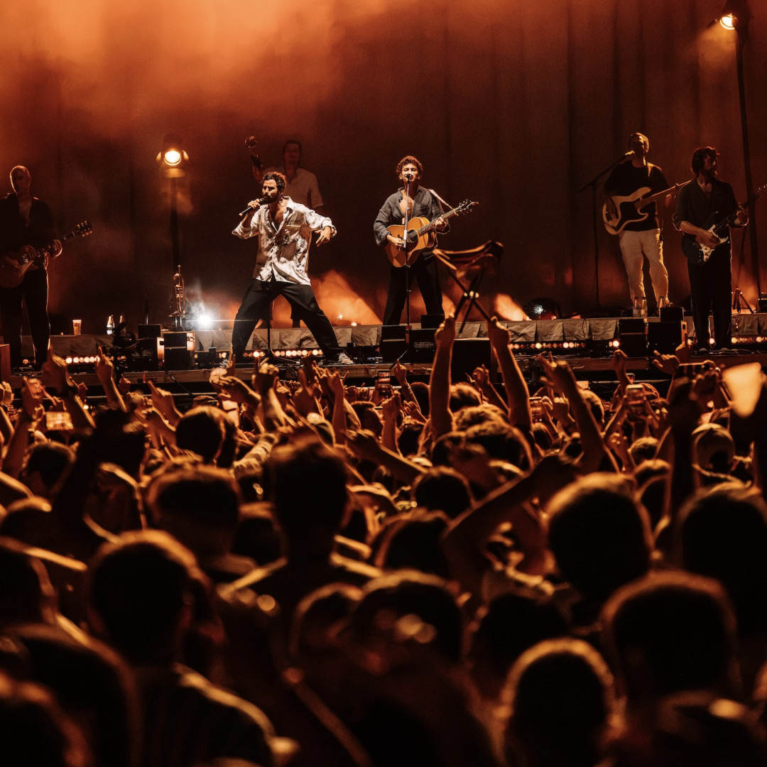 La Movida Sound firma un lleno absoluto en Barbate y se consolida como el enclave musical de referencia del verano gaditano