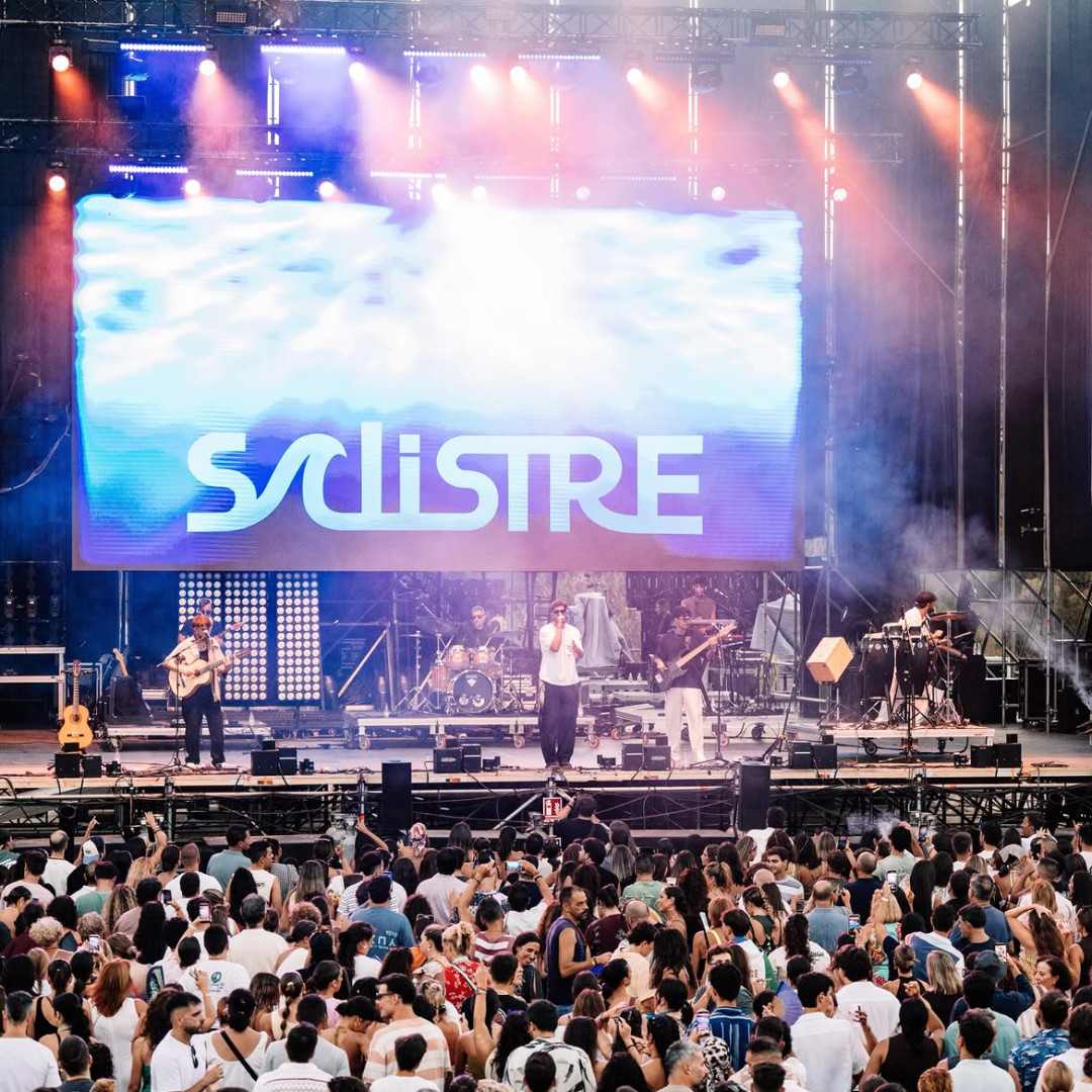 La Movida Sound firma un lleno absoluto en Barbate y se consolida como el enclave musical de referencia del verano gaditano