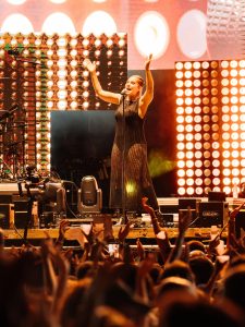La Movida Sound firma un lleno absoluto en Barbate y se consolida como el enclave musical de referencia del verano gaditano