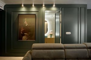 Sinfonía, el elegante refugio en verde oscuro y rosa empolvado diseñado por Juancho González
