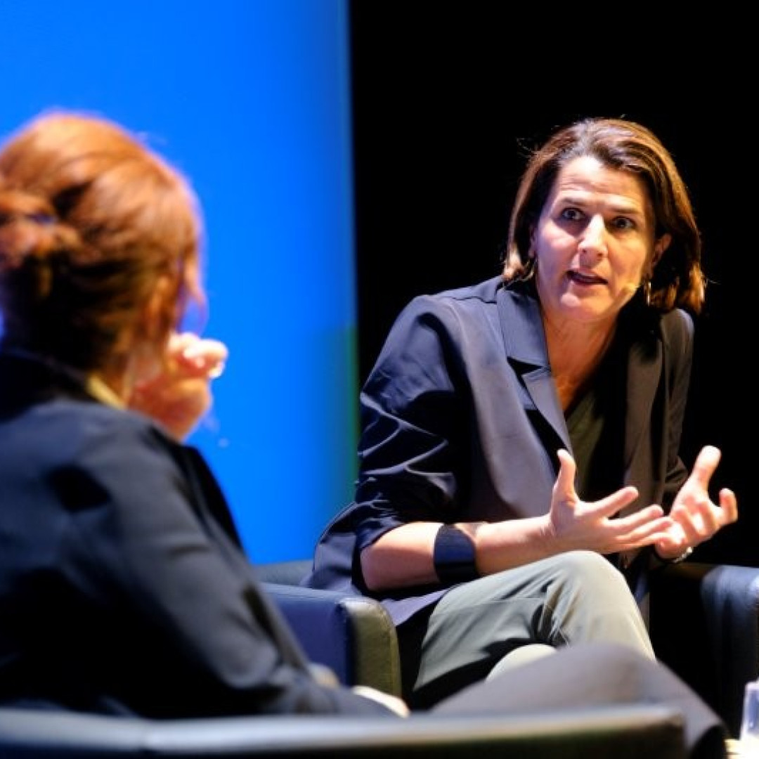 Elvira Lindo debate sobre cultura en Cornellà Creació