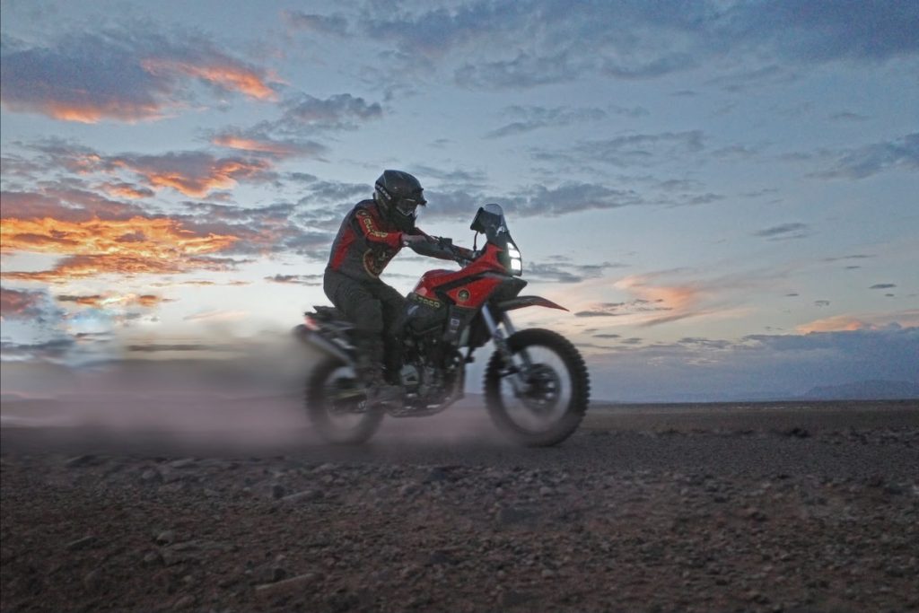 La Bultaco Rally GT se enfrenta al desierto
